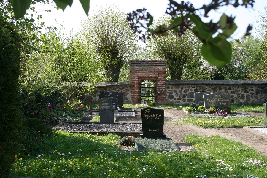 Ballerstedt, Friedhof