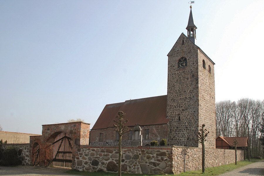 Kirche in Klein Rossau