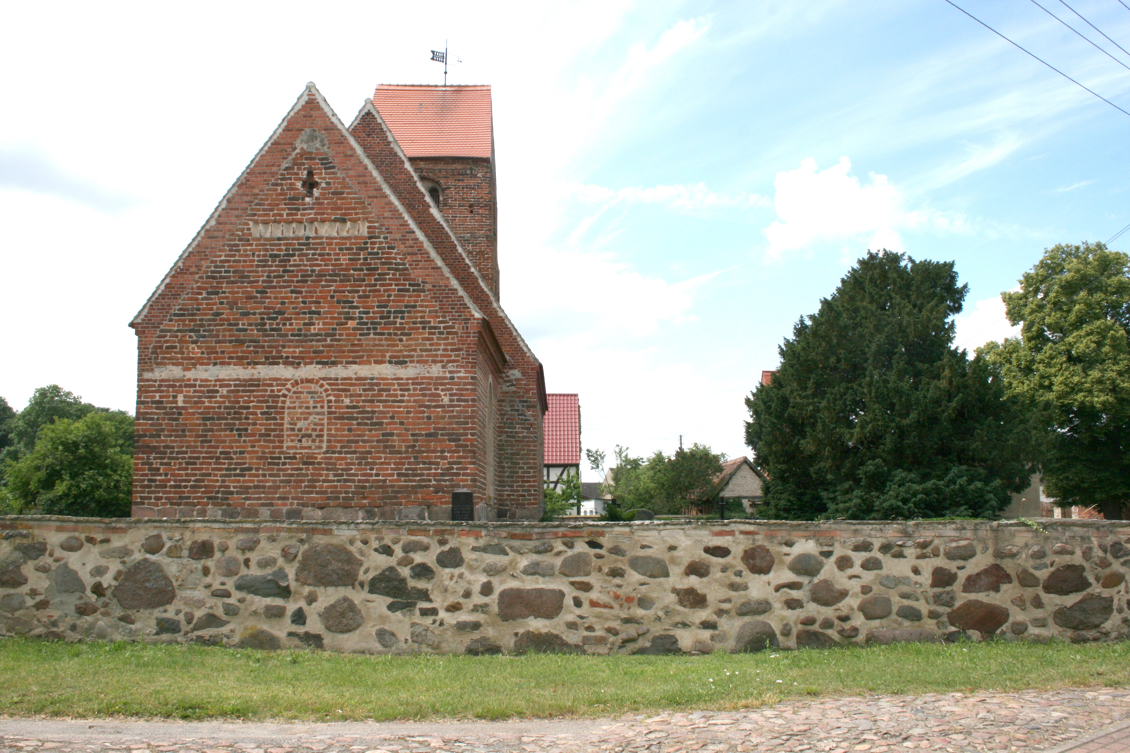 Kirche in Storbeck, Seitenansicht
